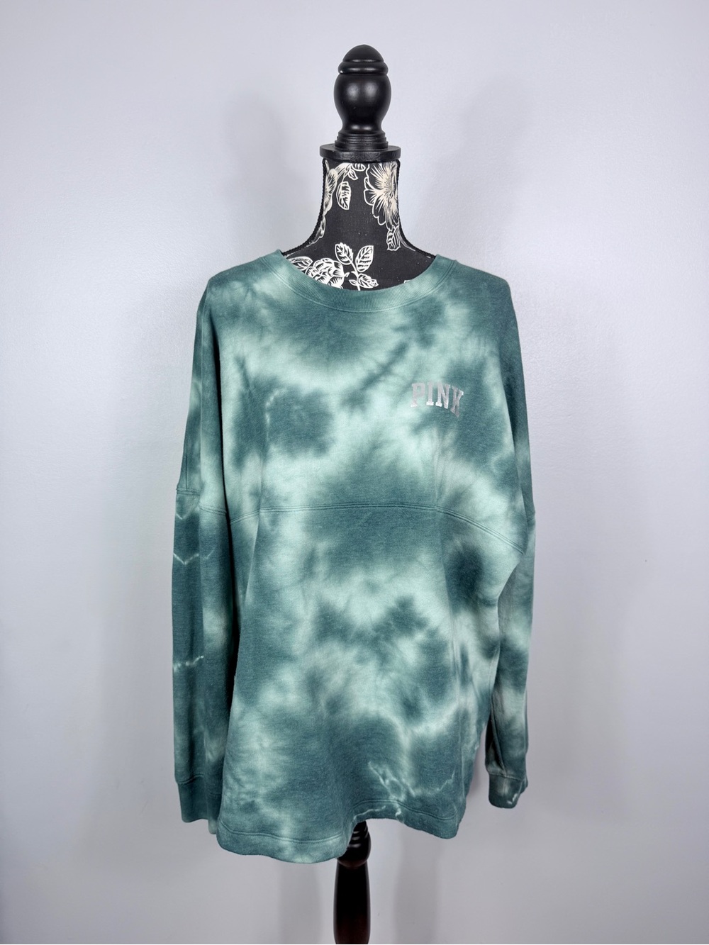 VS Pink blue tie dye large PINK logo oversize varsity pullover size medium